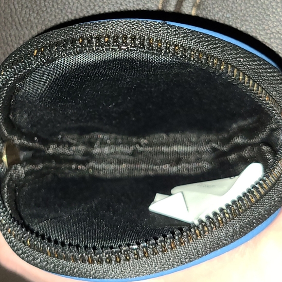 DISNEY MICKEY MOUSE AROUND COIN PURSE MINI BAG POUCH MEASURES APPROXIMATELY 4 I - Picture 4 of 5